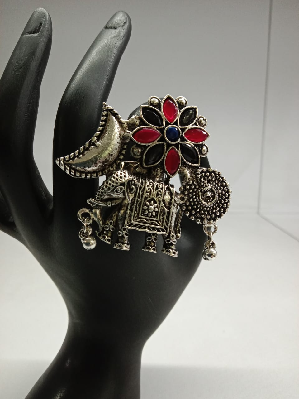 Ring Elephant