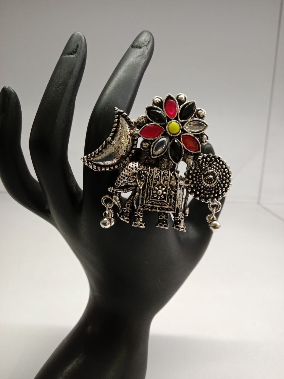 Ring Elephant
