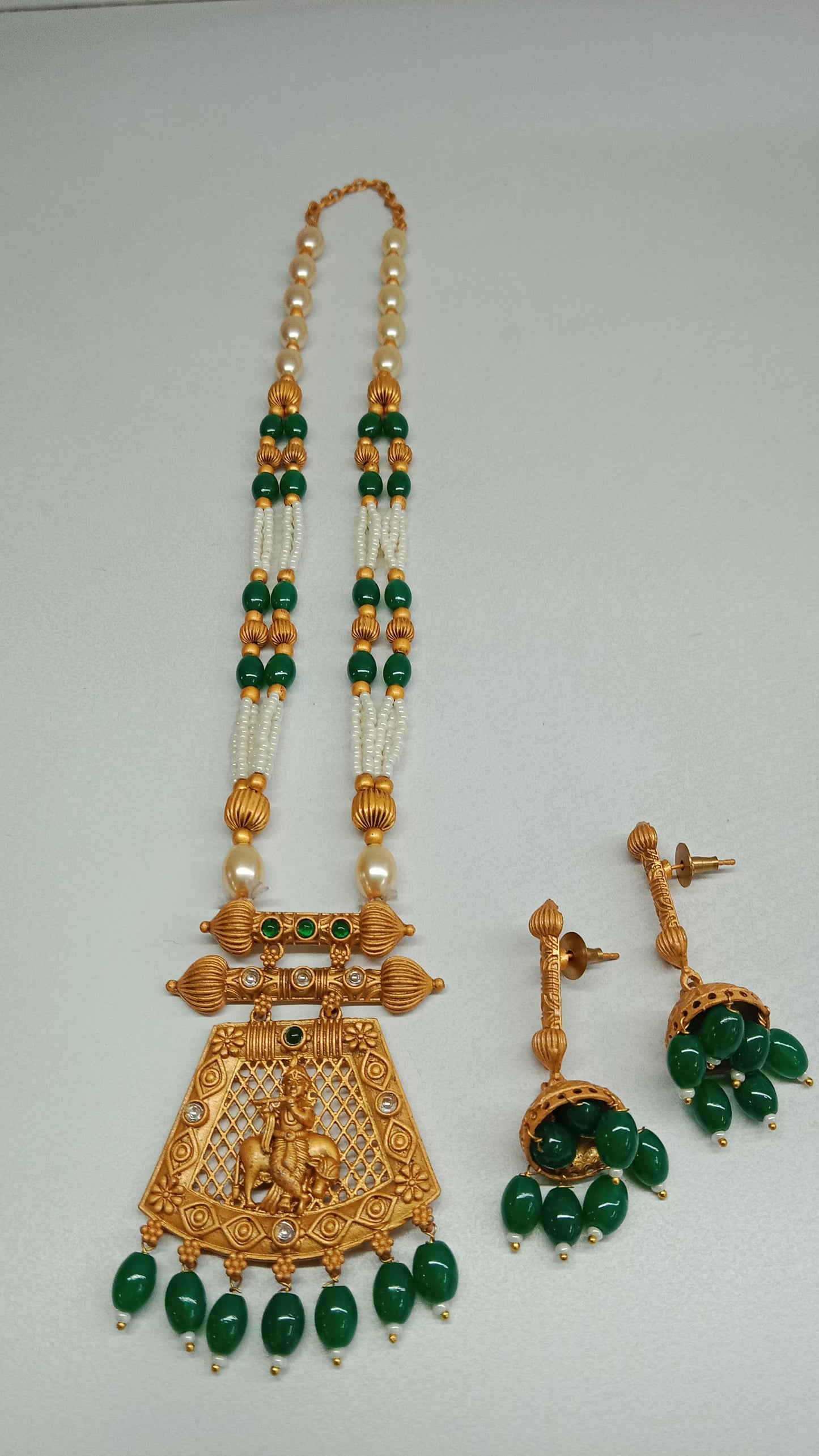 Green Pearl beaded necklace set