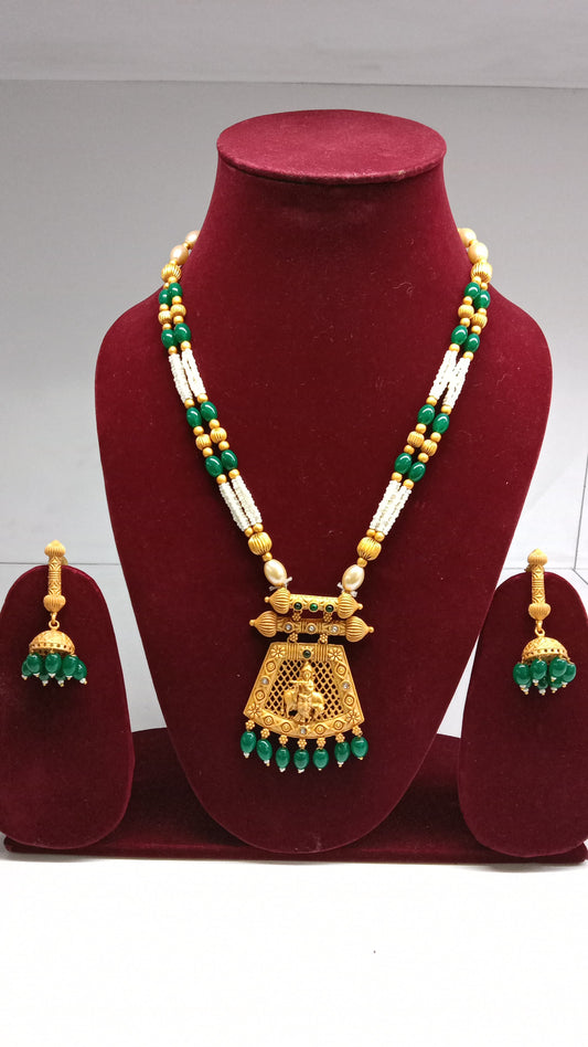 Green Pearl beaded necklace set