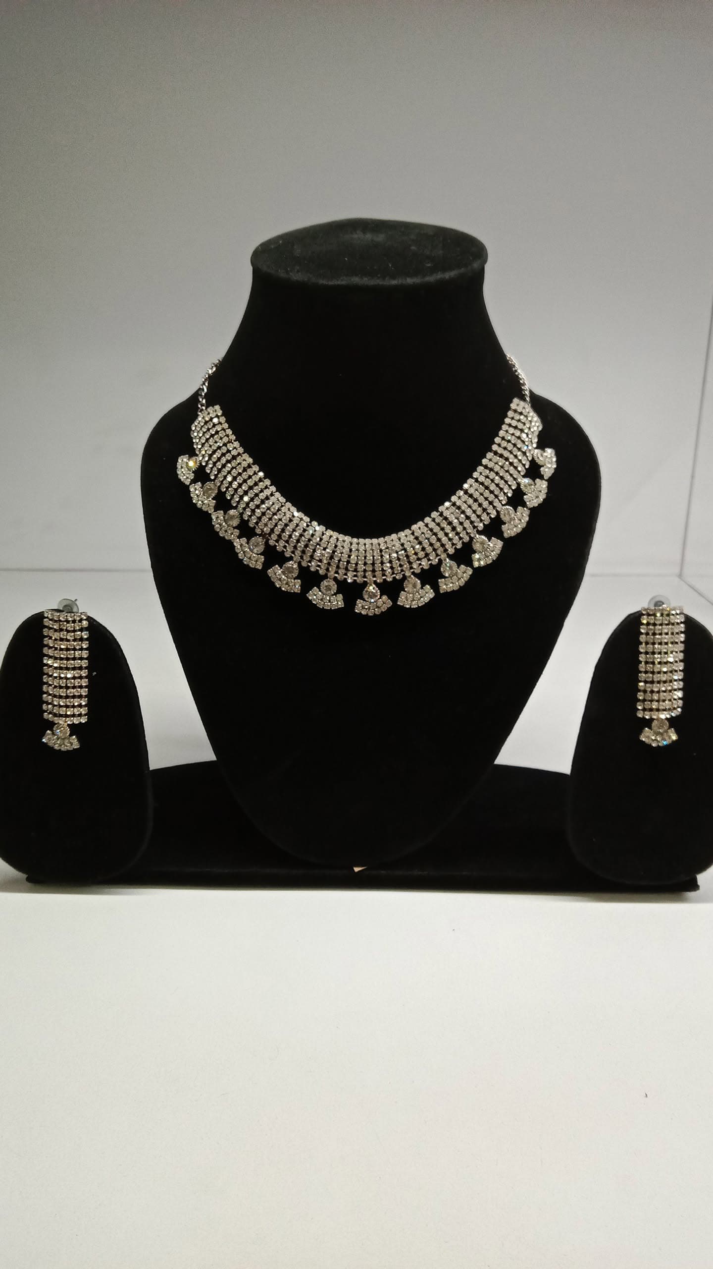Grand Rhinestone Choker Necklace Set