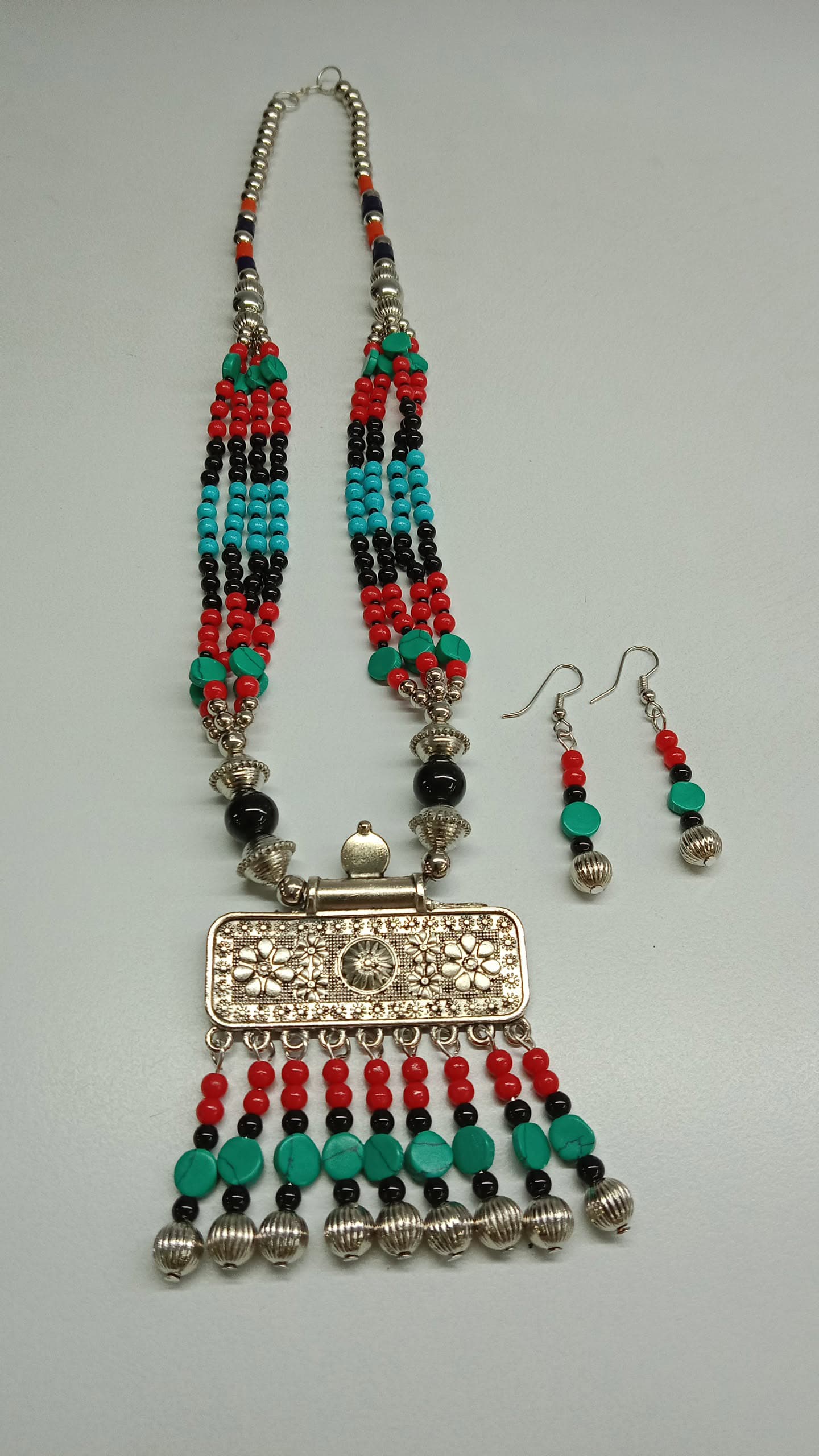 Turquoise Red black Bead Necklace